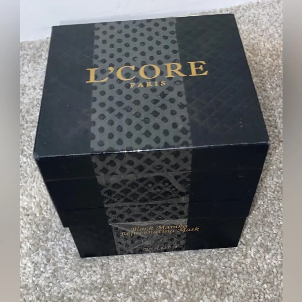 Black Mamba Rejuvenating Mask - Picture 3 of 6